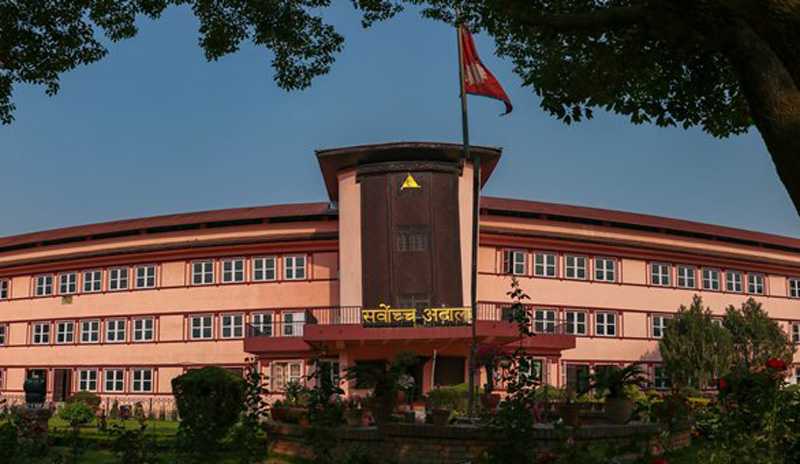 हप्तामा दुई दिन सार्वजनिक बिदा दिने सरकारकाे निर्णय बदर गर्न सर्वाेच्चमा रिट