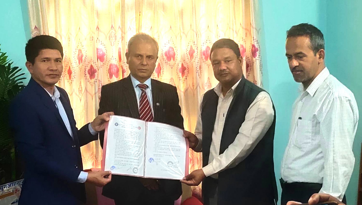 मध्यपश्चिमाञ्चल विश्वविद्यालय स्कुल अफ म्यानेजमेन्ट र नेपाल उद्योग वाणिज्य महासंघ कर्णाली प्रदेशबीच सम्झौता 