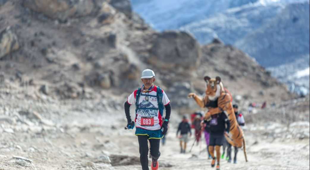 सिप्रदीका निर्देशक दाहालले ९ घन्टा २९ मिनेटमा  पूरा गरे तेन्जिङ हिलारी एभरेस्ट म्याराथन