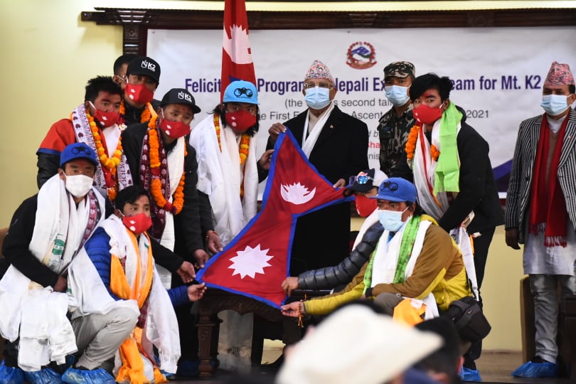 ‘केटु’ हिमालका १० नेपाली आरोही प्रधानमन्त्री ओलीद्धारा सम्मानित(हेर्नुस्,१० तस्बिर)