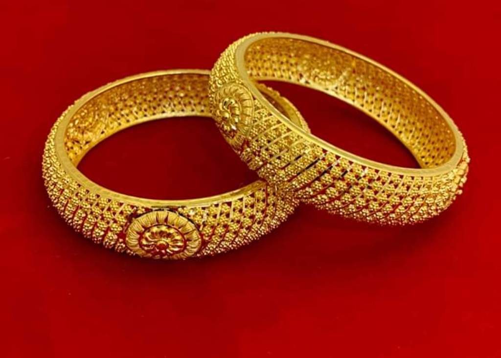 शुक्रबार सुन प्रतितोला ६ सय रूपैयाँले घट्यो 