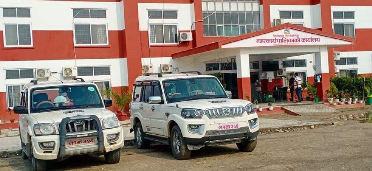 तिलोत्तमाका मेयर र उपमेयरले संक्रमण बढेपछि आफू चढ्ने गाडीलाई बनाए एम्बुलेन्स