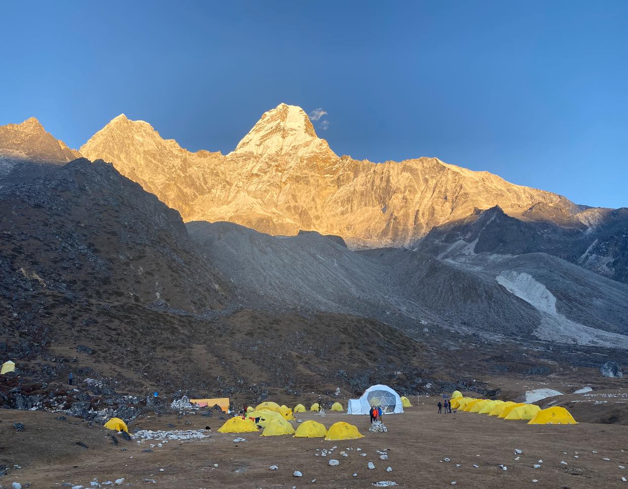 आहा ! क्या खुलेको आमादब्लम 