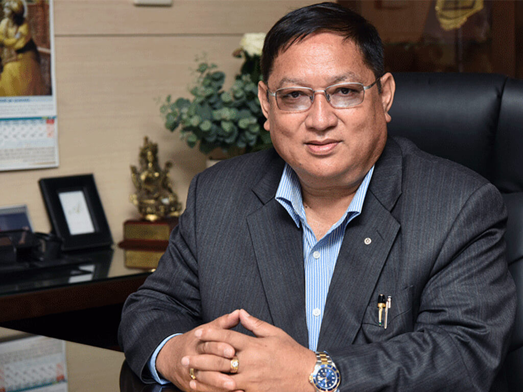 सुरक्षाकर्मी बाहेक सरकारी सुविधा नलिने स्वास्थ्य राज्यमन्त्रीको घोषणा,गाडी पनि आफ्नै चढ्ने