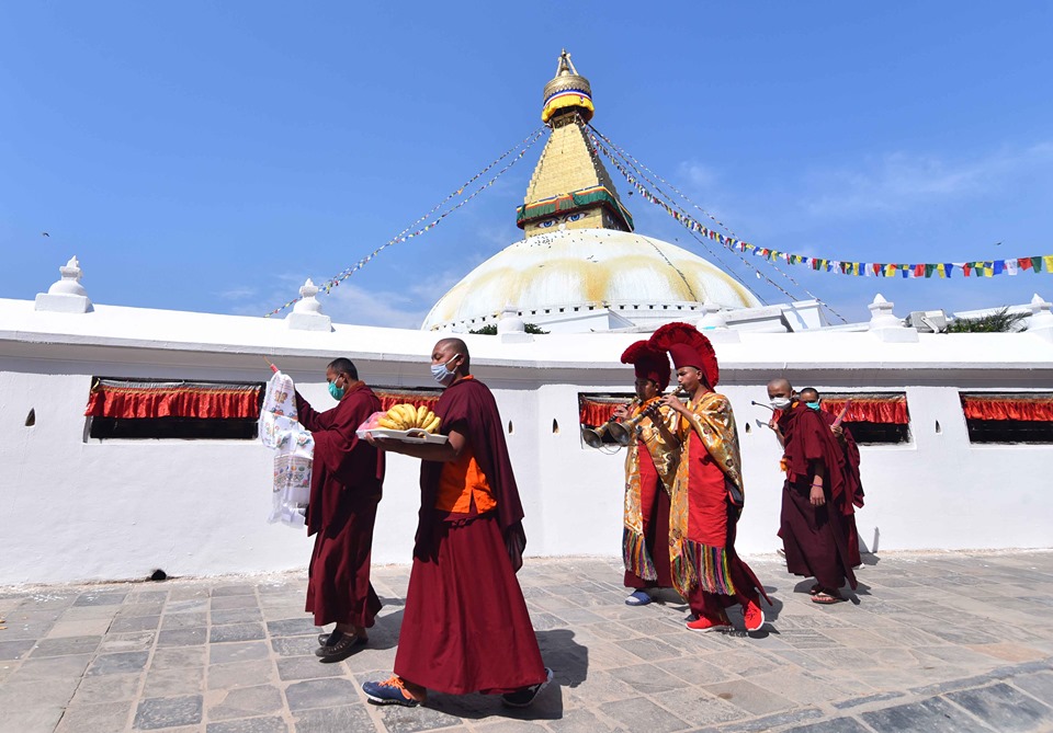 लकडाउनमा बुद्धजयन्ती मनाईदै (फोटो फिचर)