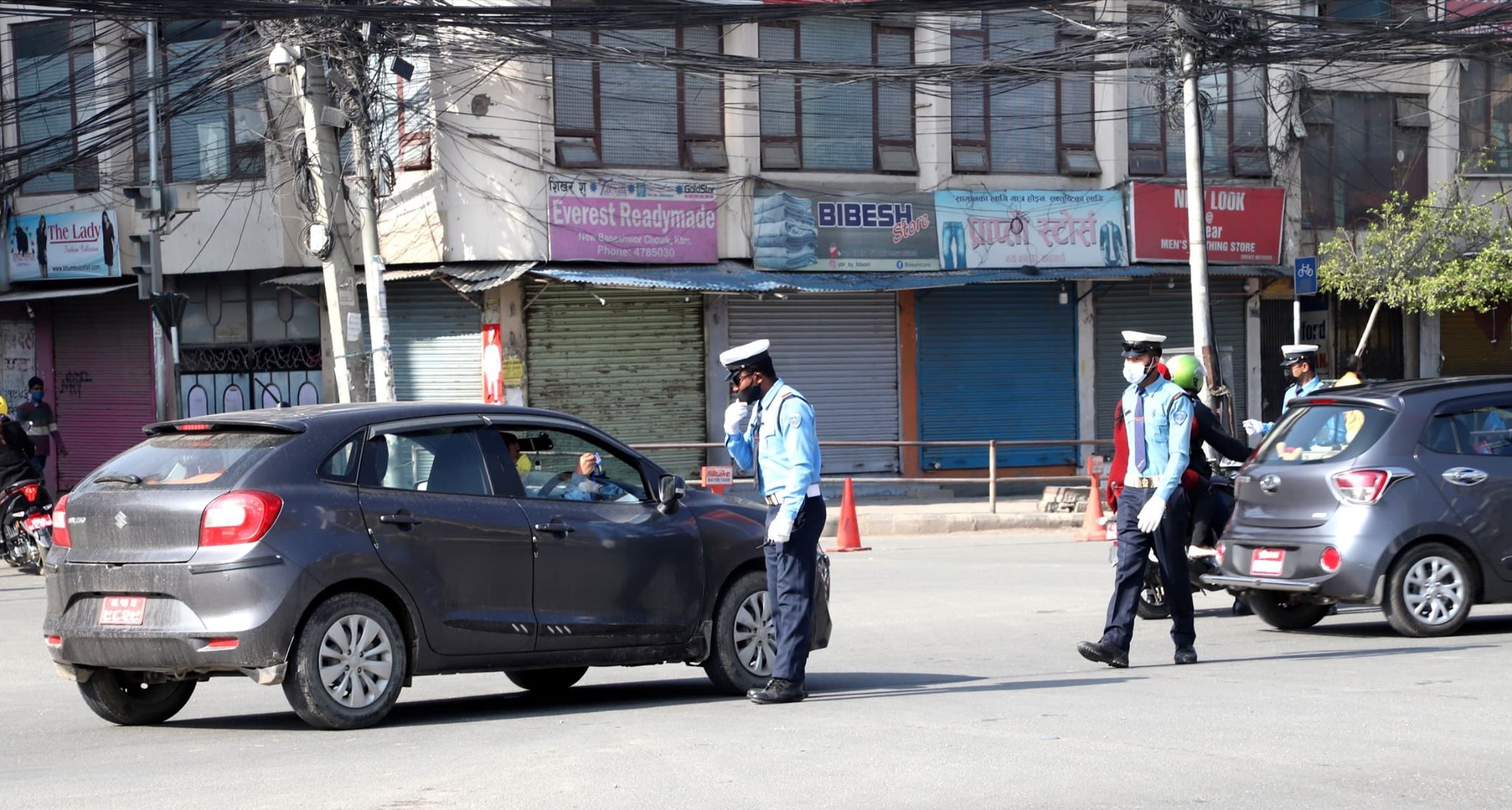 लकडाउनको अवधिमा काठमाडौं उपत्यकामा साढे ७ हजार सवारी कारबाहीमा, कसरी हुँदैछ व्यवस्थापन?