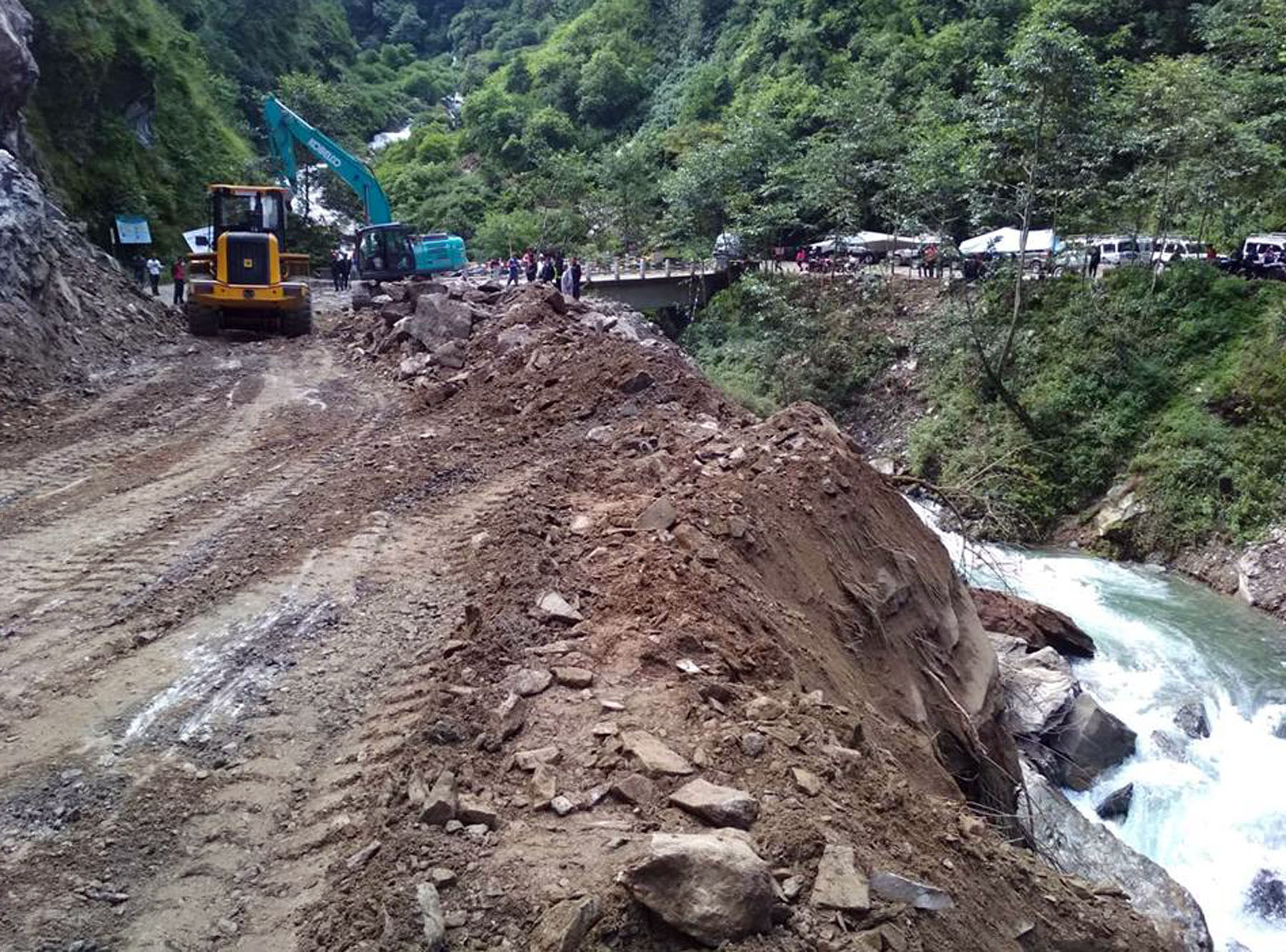 कोरोना भाइरसले गल्छी–स्याफ्रुवेशी र नारायणगढ–बुटवल सडकको काम प्रभावित 