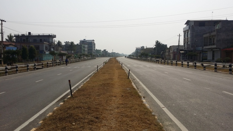 लकडाउनकै अवधिमा भैरहवा–लुम्बिनी–तौलिहवा सडकखण्ड निर्माणमा  तीव्रता 