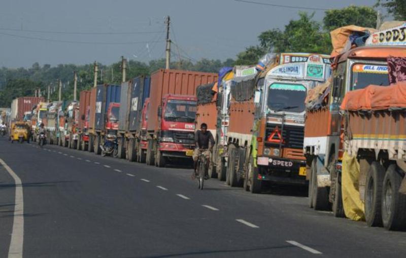 बजेटमार्फत आधा दर्जन बढी वस्तुको आयात पूर्ण रुपमा रोक, केहीमा भन्सार बढाइँदै