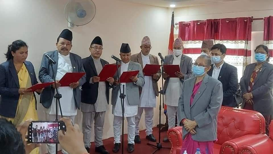 मुख्यमन्त्री शाक्यले थपिन् १० मन्त्री, सपथ हुँदै