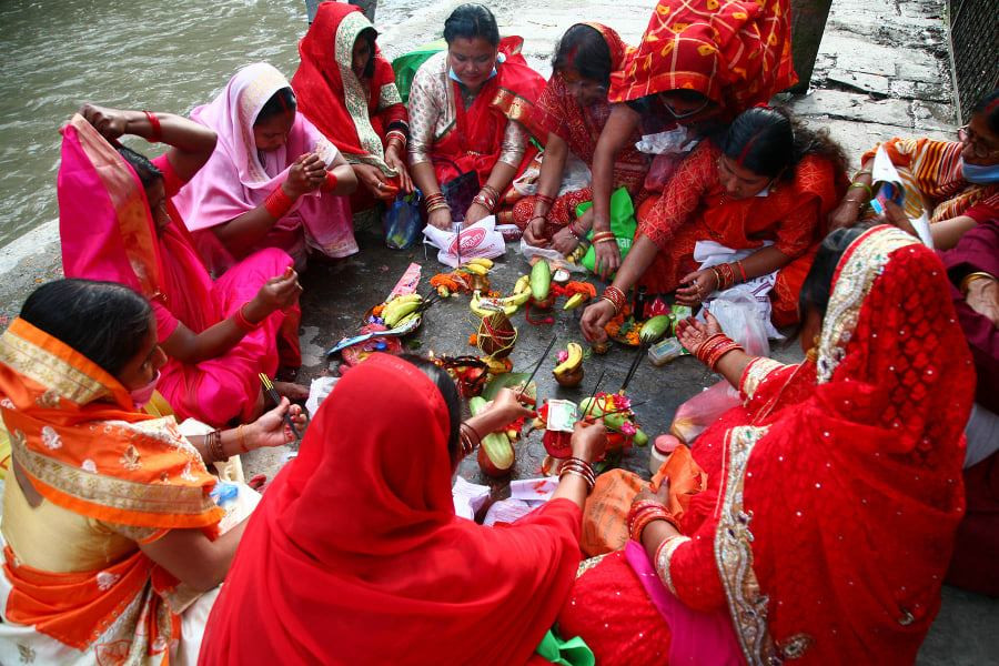 काठमाडौंमा थारु महिलाहरुले जितिया पर्व मनाउँदै (फोटोफिचर)    