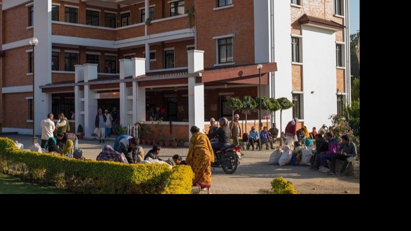 आँखा अस्पताललाई हेटौंडा उपमहानगरपालिकाद्वारा १० लाख सहयोग