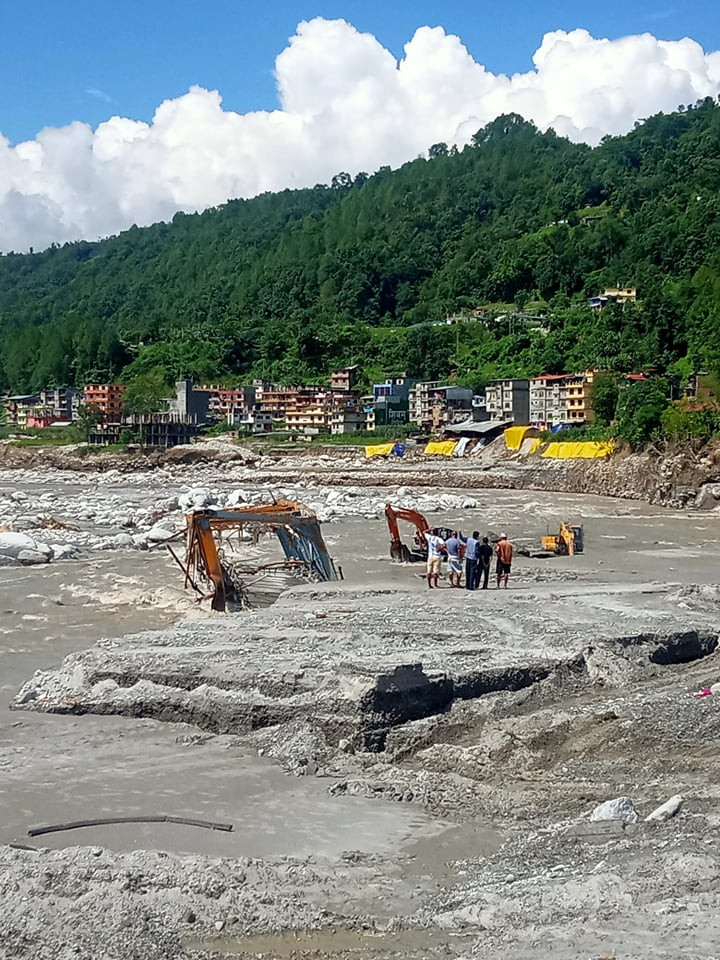 प्रधानमन्त्री ओली हेलम्बु पुगे, मेलम्ची सुरुङको निरीक्षण गर्ने