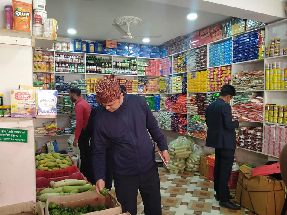 अर्जुनधारा नगरपालिकाका चारवटा किराना पसललाई ५ हजार रुपैयाँ जरिवाना