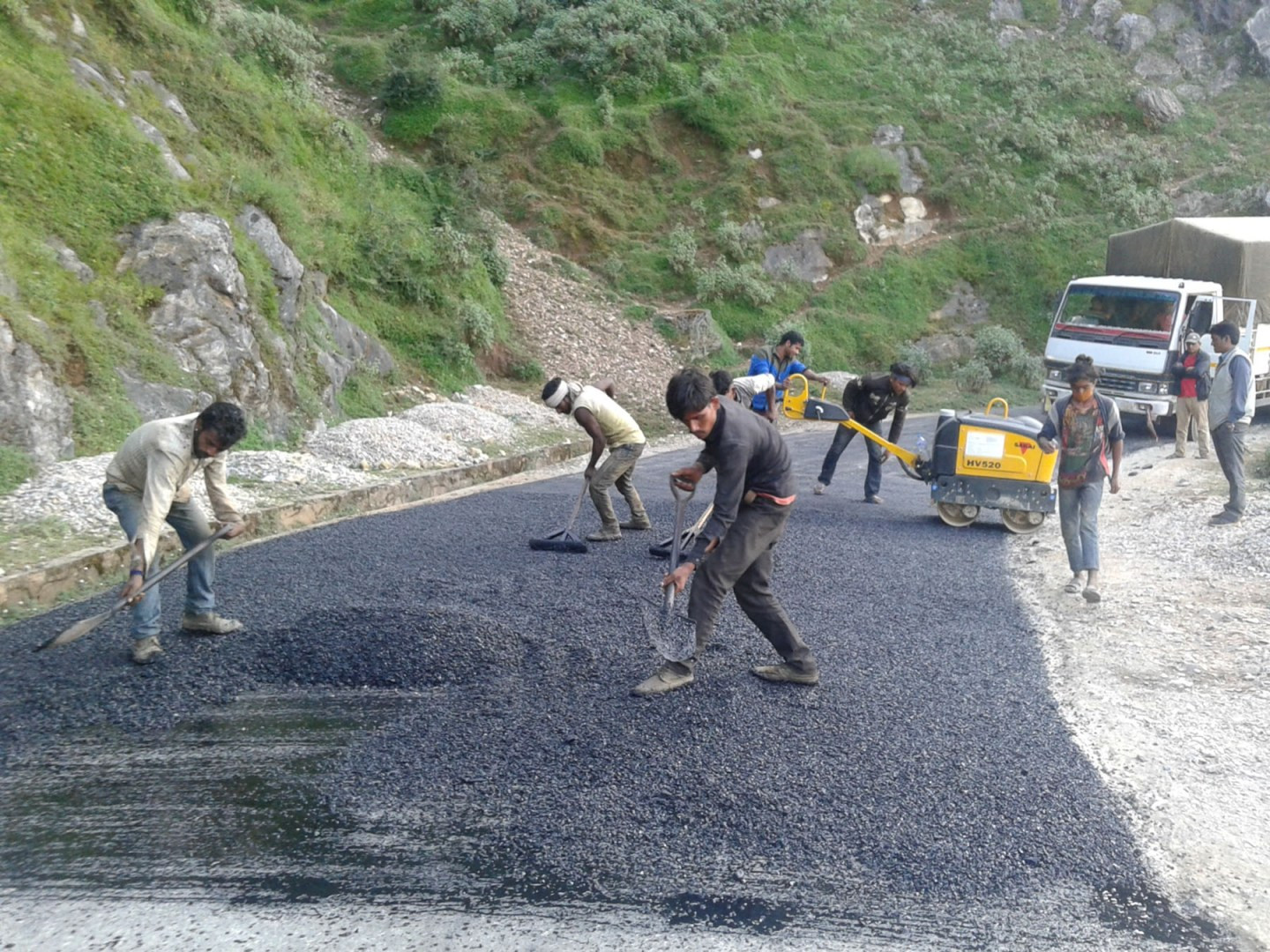 ट्र्याक खोलेको ४३ वर्षपछि कालोपत्रे गरिँदै