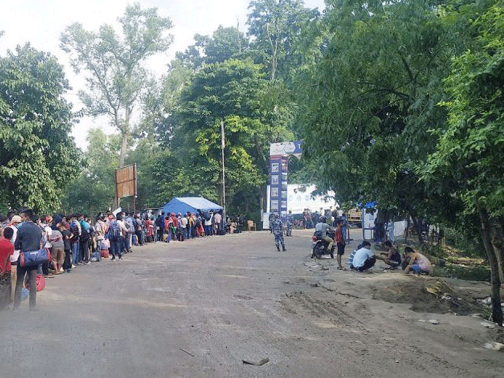 महोत्तरीको भिट्ठामोड सीमानाका १७ महिनापछि खुल्यो, सर्वसाधारण खुसी
