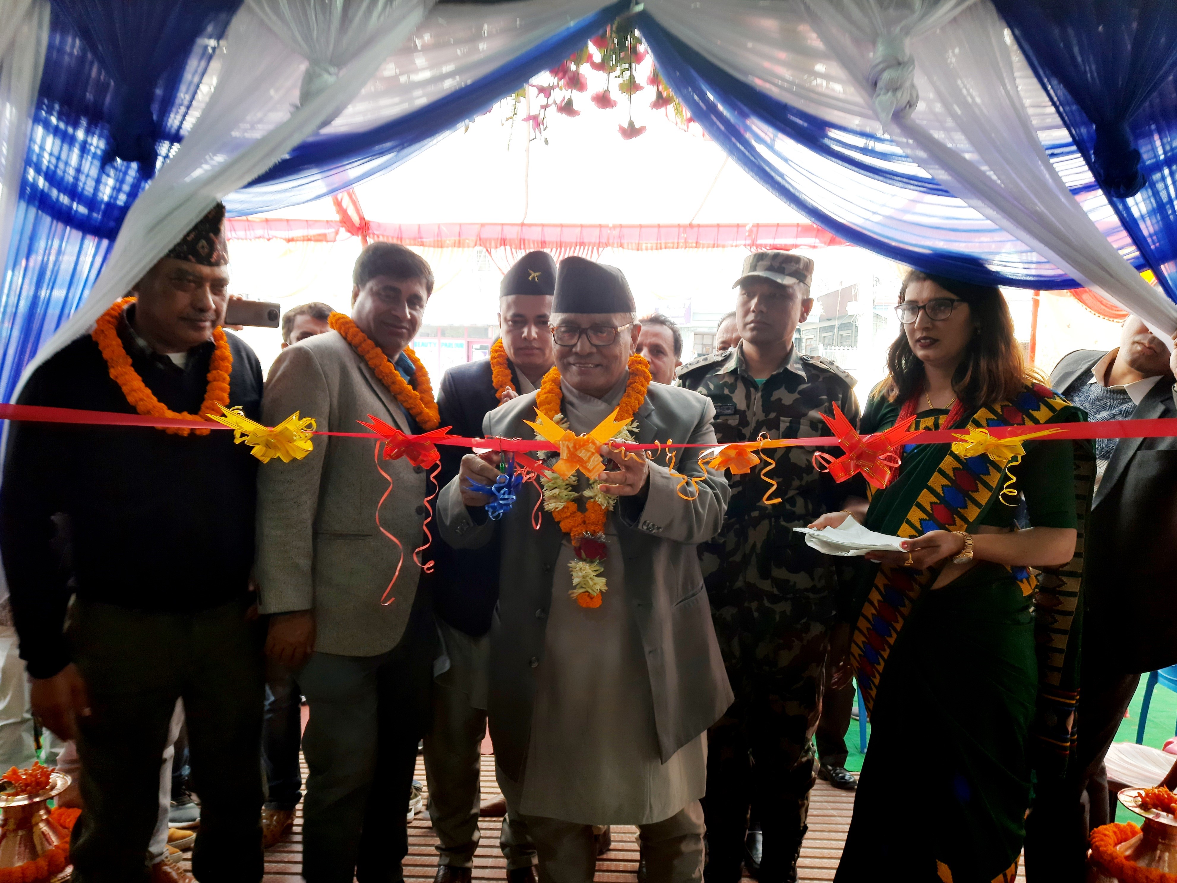 खाने र लैजाने एकै थलो,पोखरामा खुल्यो १० कराेडमा ‘सेभन स्टार फुड एण्ड मार्ट ’