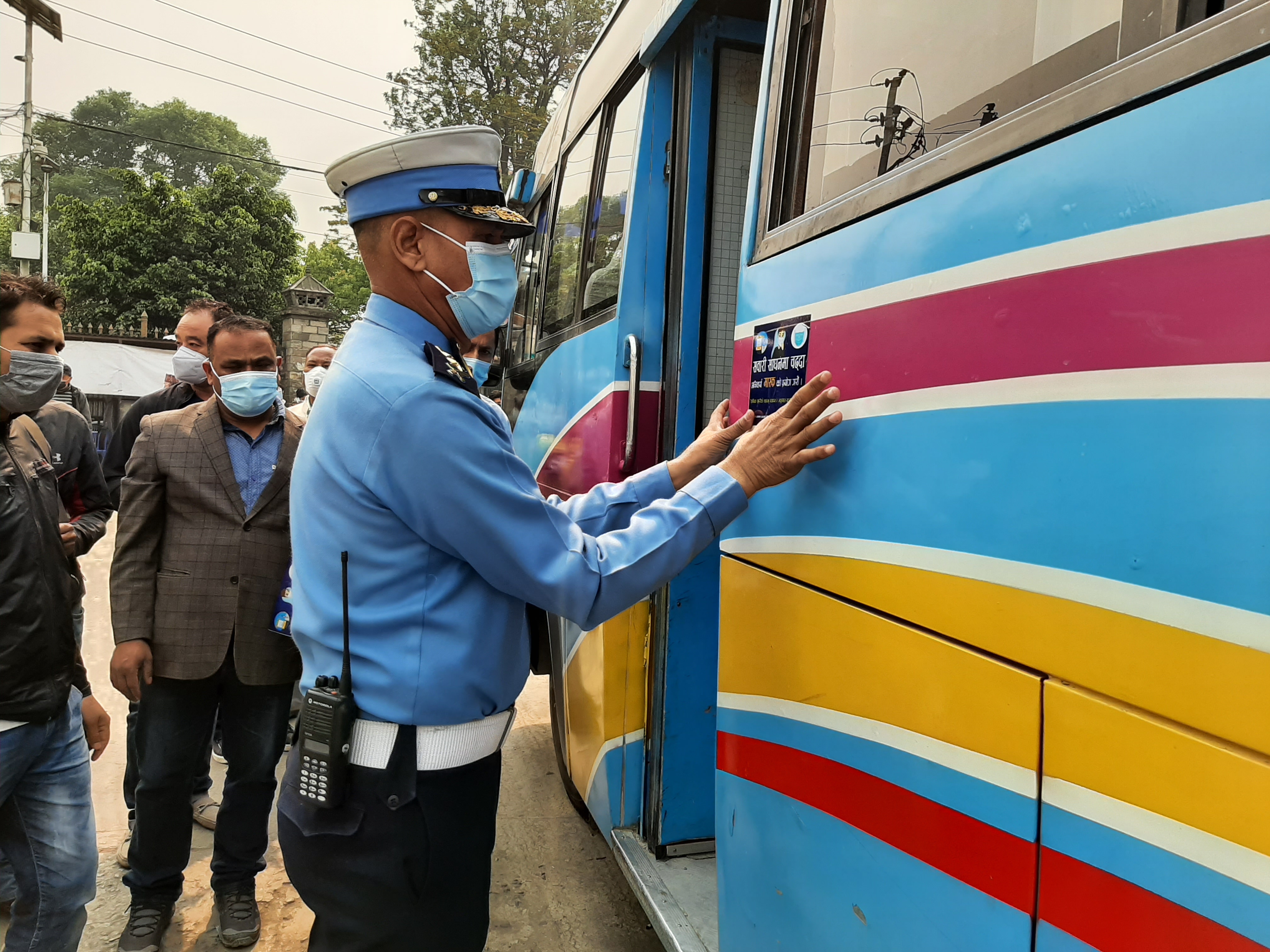 कोरोनाविरूद्ध ट्राफिक प्रहरीको सावधानी अभियान शुरु