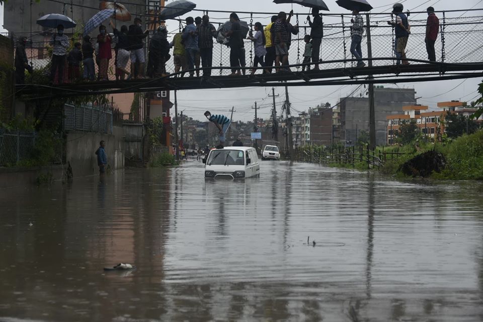 साेमबार राती देखिकाे बर्षाका कारण कंकेश्वरी क्षेत्र डुवानमा(फाेटाे फिचर)