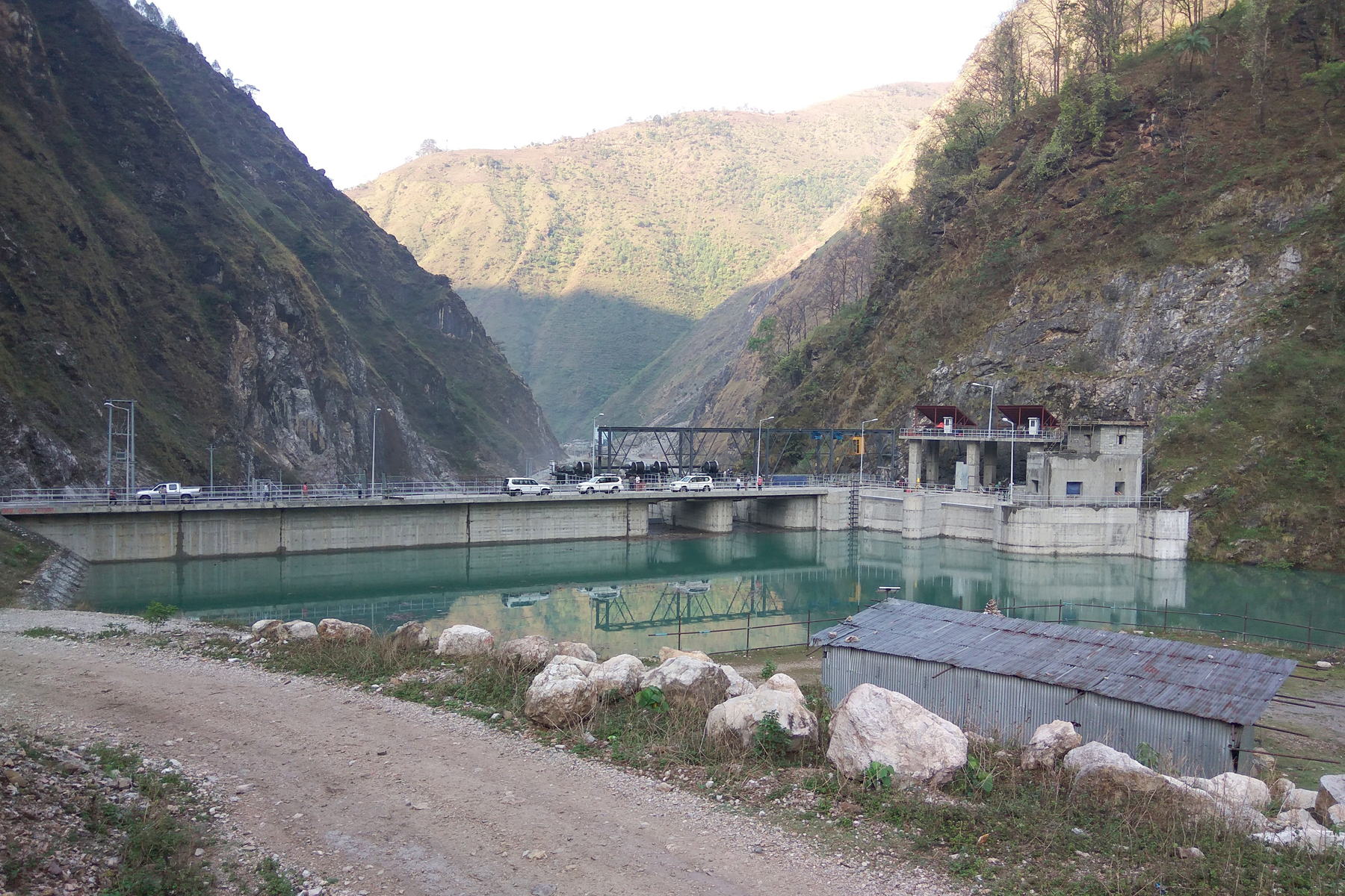 बाढीले जलविद्युत र प्रसारण लाइन अबरूद्द, चमेलियासहित ५० मेगावाट बिजुली ग्रीड बाहिर