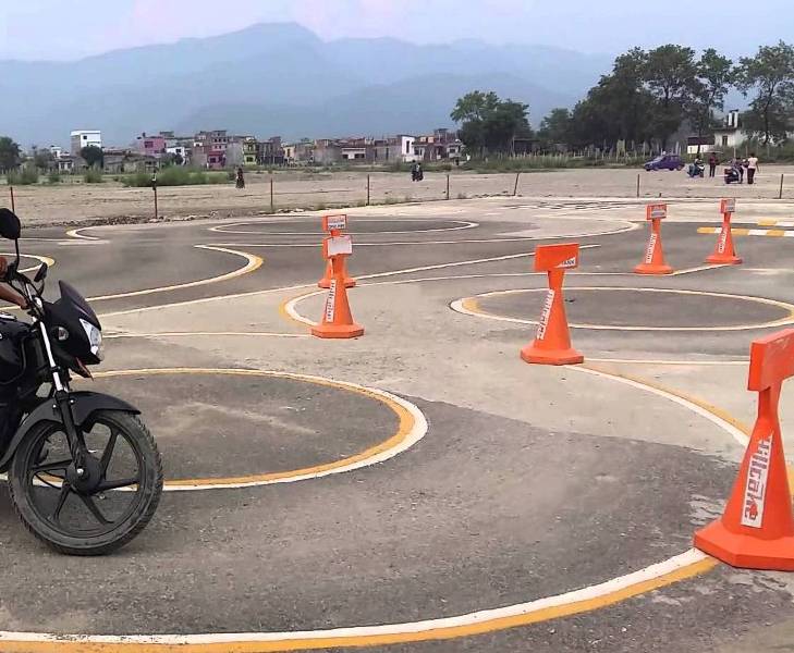 सवारी लाइसेन्सको परिक्षा मापदण्ड परिमार्जन हुँदै, ट्रायलमा १०० अंकमा ६० ल्याए पास 