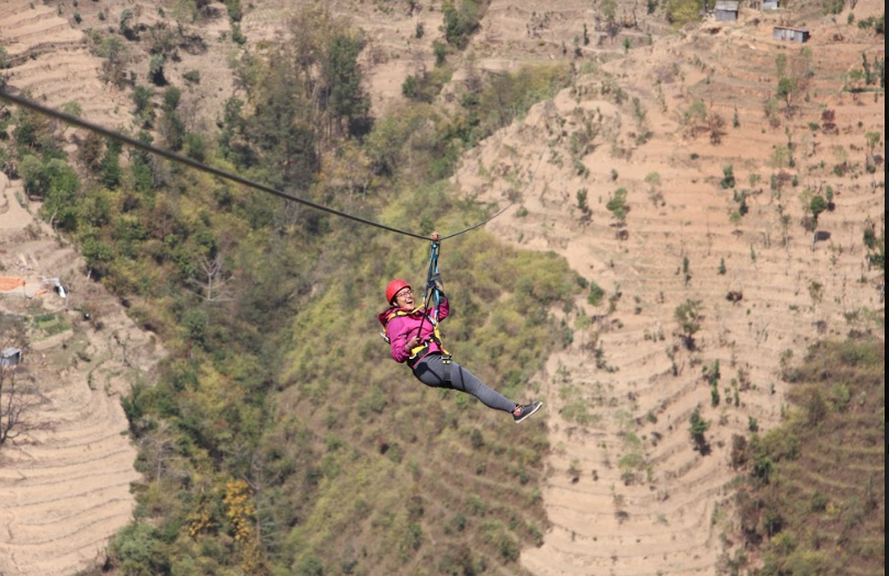 आन्तरिक पर्यटकको रोजाइ बन्दै ‘धुलिखेल जिपलाइन, साढे ८ हजारले लिए सेवा 