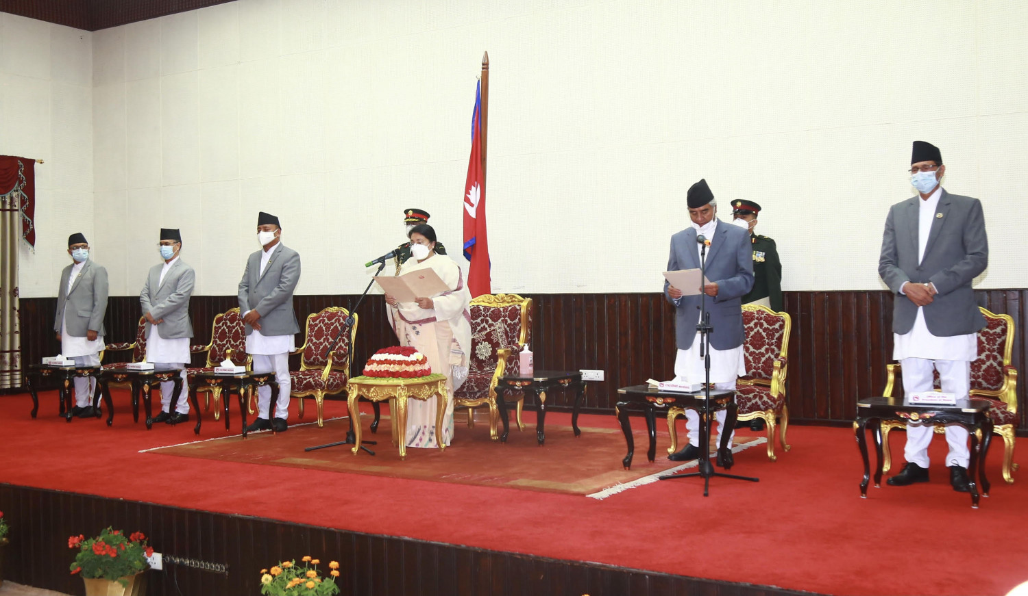 नवनियुक्त प्रधानमन्त्री शेरबहादुर देउवाले लिए शपथ