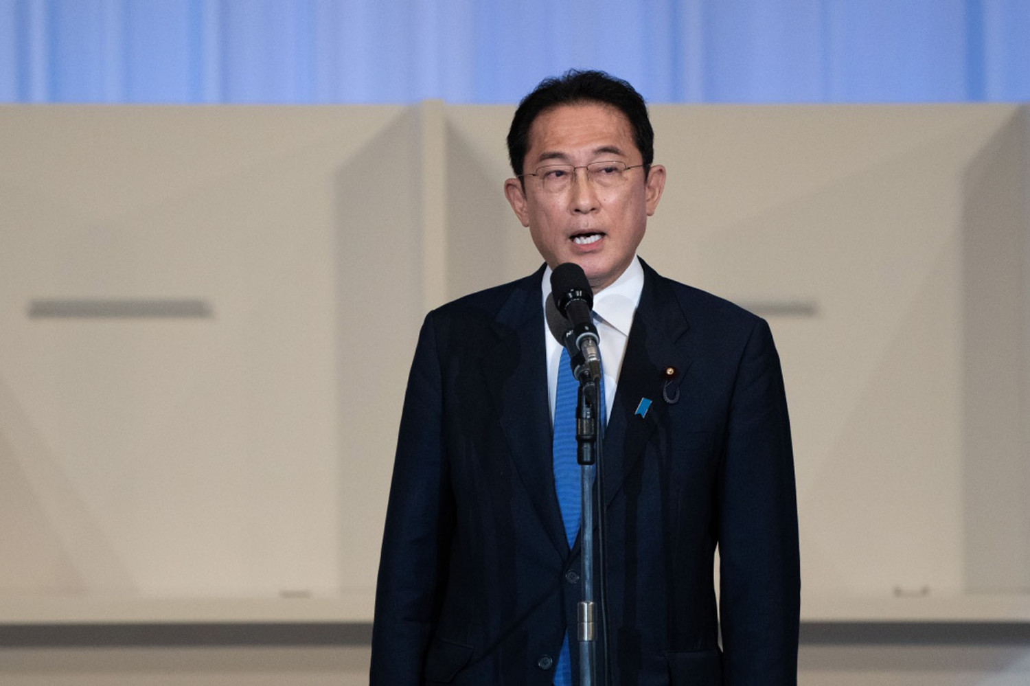 जापानको सत्तारुढ दलको अध्यक्षमा फुमिओ  किशिडा निर्वाचित,  प्रधानमन्त्री बन्ने