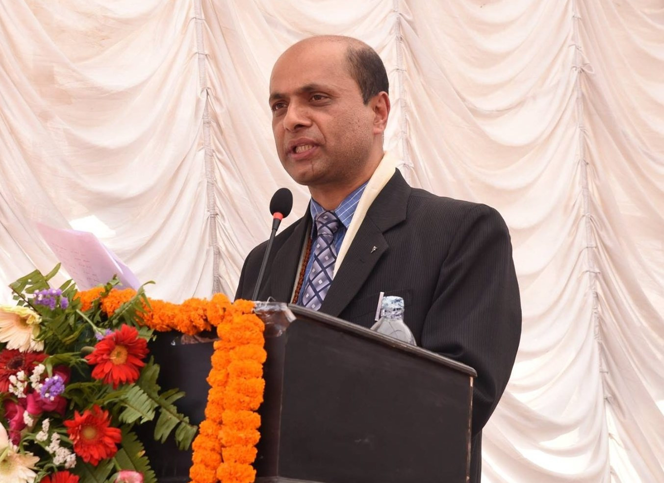 युवा स्वरोजगार कोषको कार्यकारी निर्देशकमा विश्वमोहन अधिकारी नियुक्त 