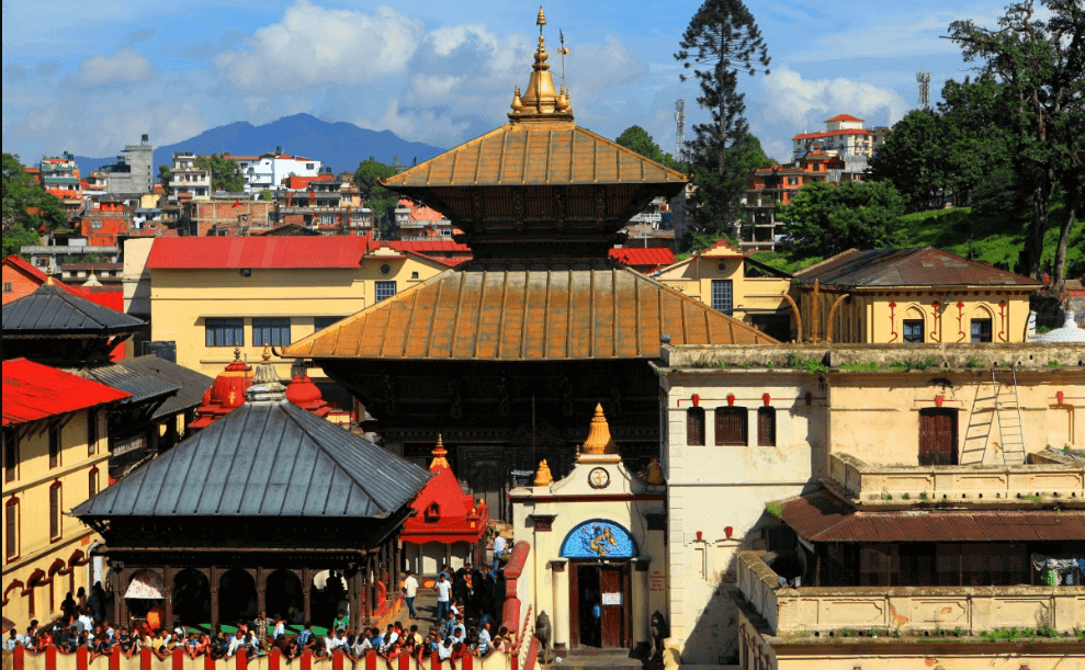 पशुपतिनाथ मन्दिर खुलाभएसँगै  भक्तजनकाे भीड