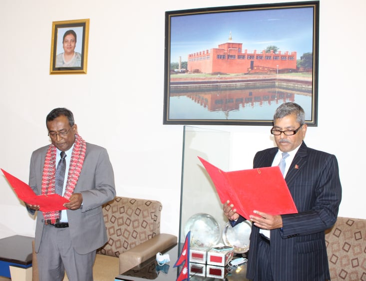 नेपाल बंगलादेश बैंकको अध्यक्षमा एआरएम नजमुस,  गभर्नरद्वारा सपथ ग्रहण