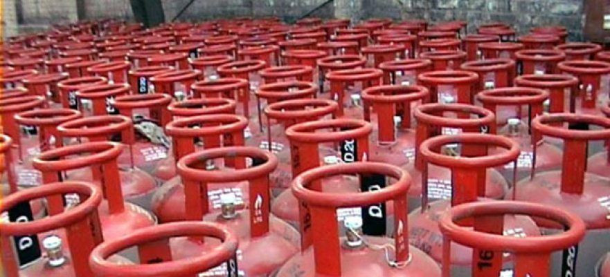 ग्यास  उद्योगलाई कारबाही