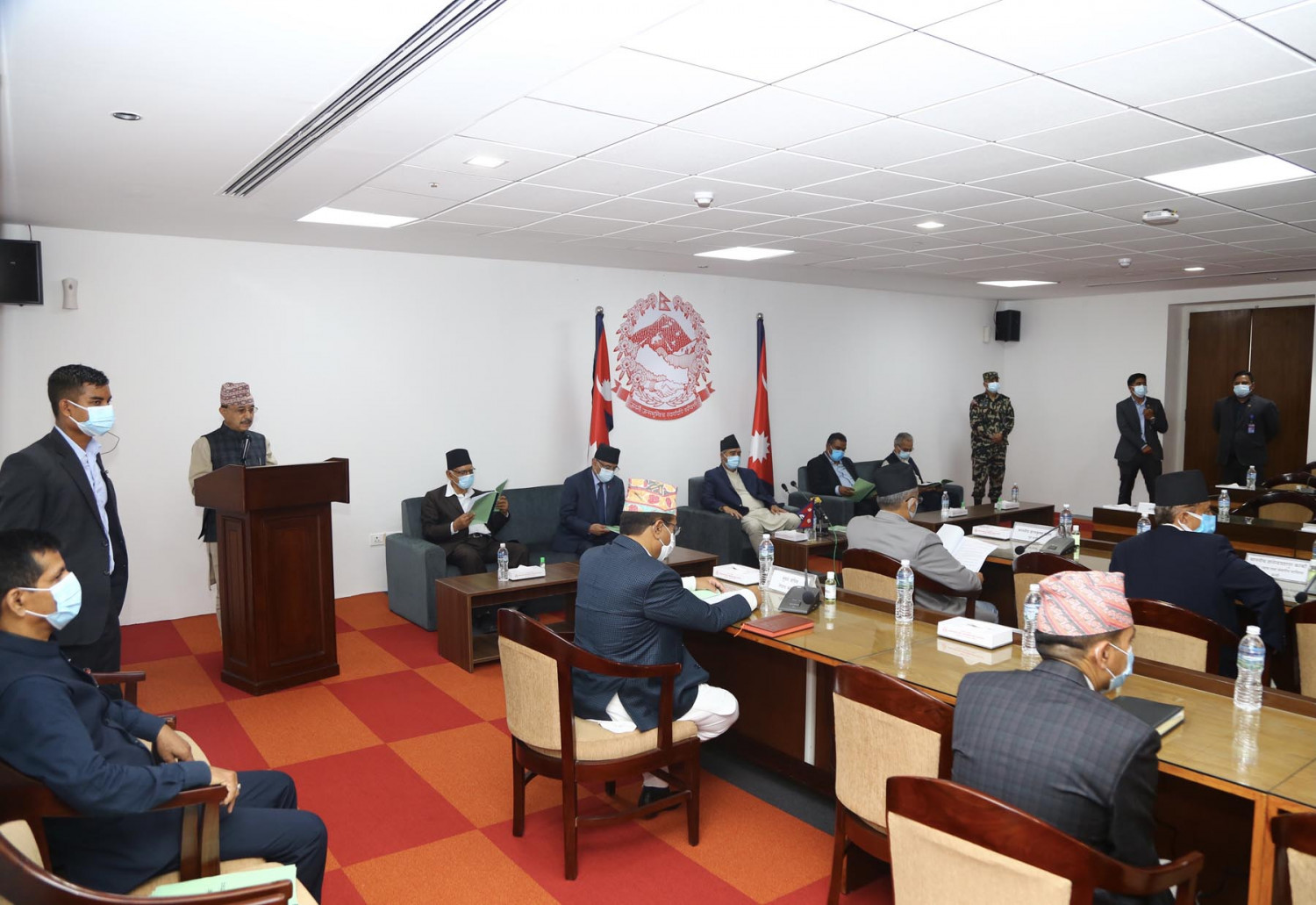 कोरोना कहरमा परेको अर्थतन्त्र सरकारको प्राथमिकतामा 