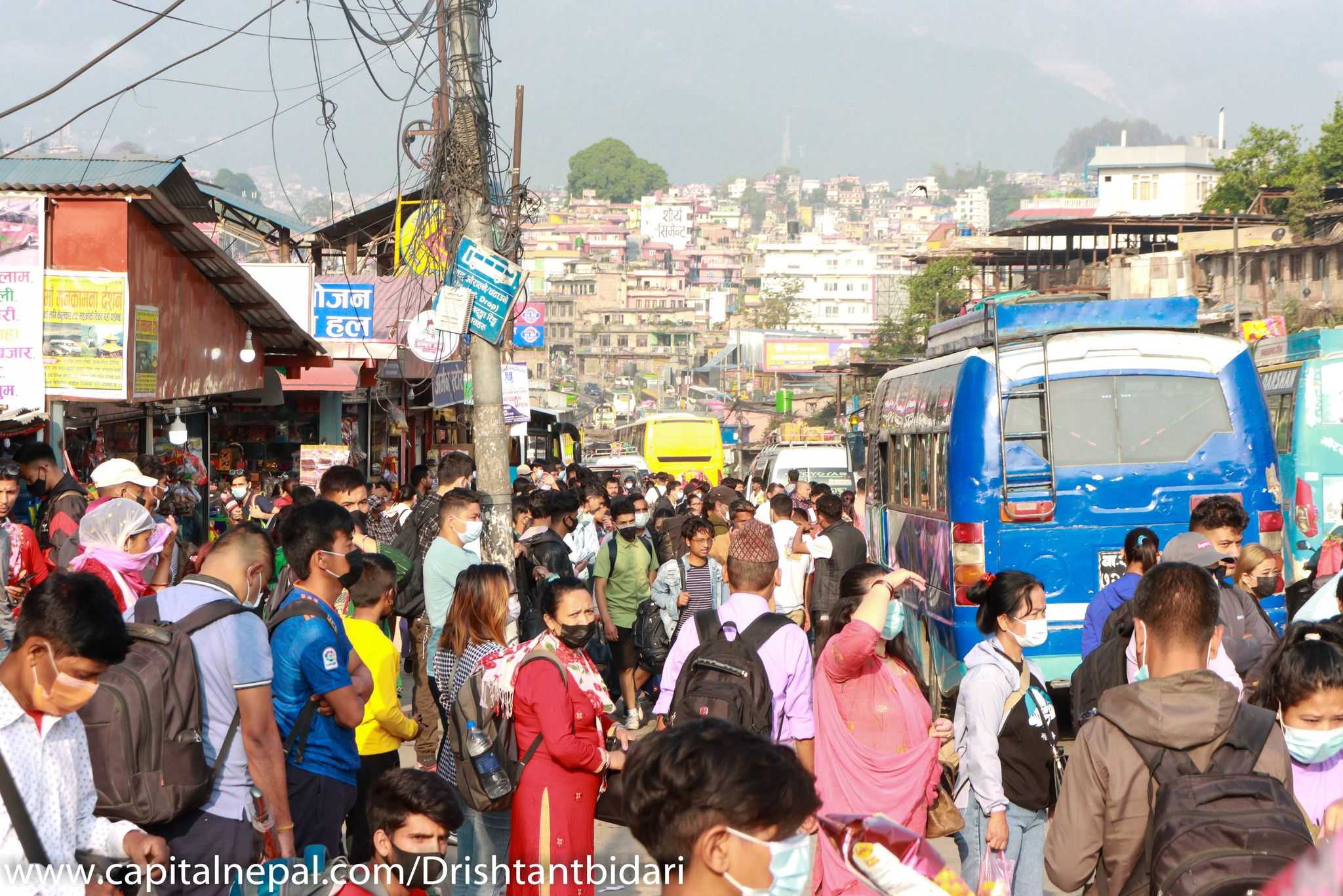 कलंकी नाकाबाट मतदानका लागि घर फर्किंदै सर्वसाधारण