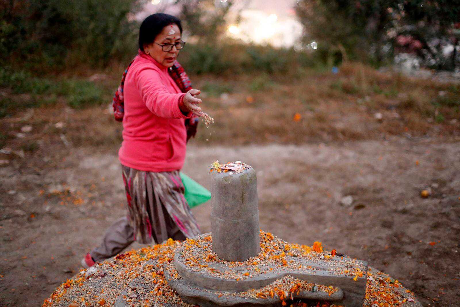 शतबीज छरेर बालाचतुर्दशी मनाइँदै (फाेटाे फिचर)