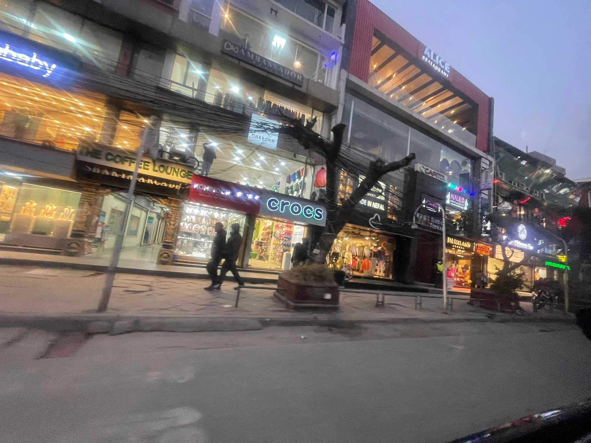 दरबारमार्गको सडक खाली, ट्राफिकले पार्किङ हटायो