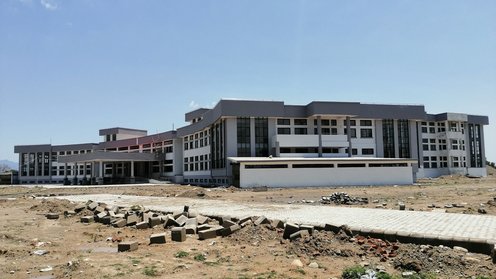 कैलालीको गेटा कलेजलाई आइसोलेसन बनाउन उद्योगमन्त्री भट्टको निर्देशन