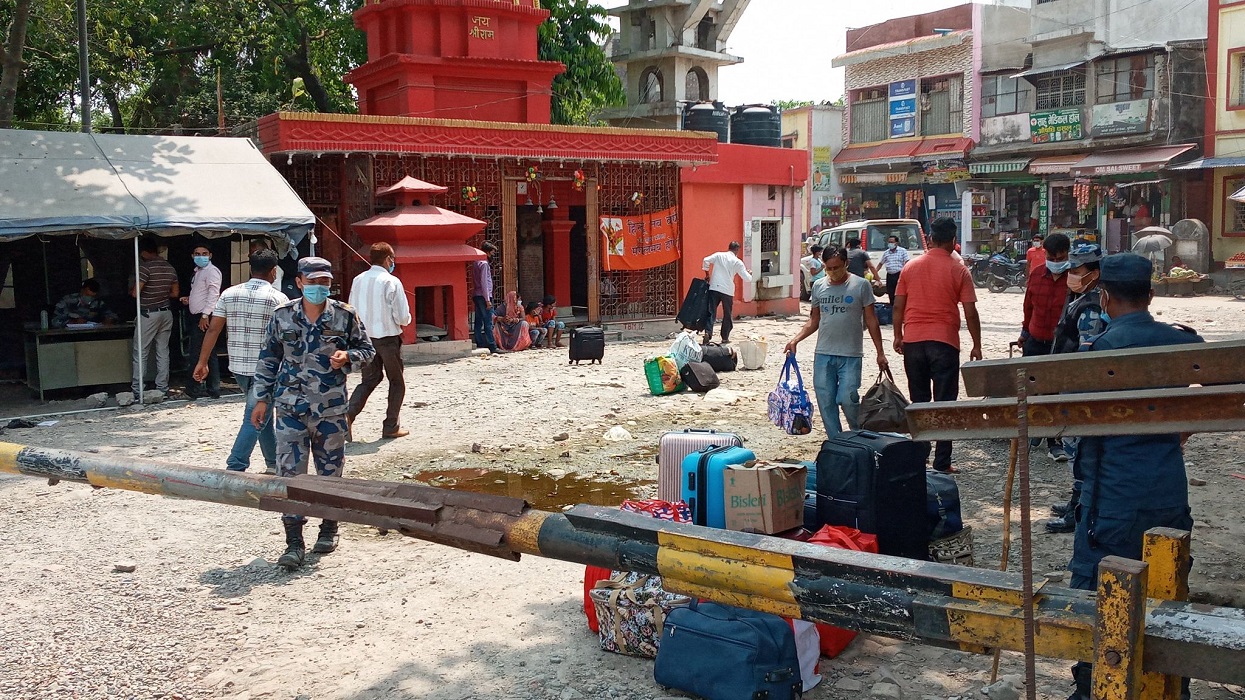 सीमासँग जोडिएका सिरहाका सबै नाका बन्द