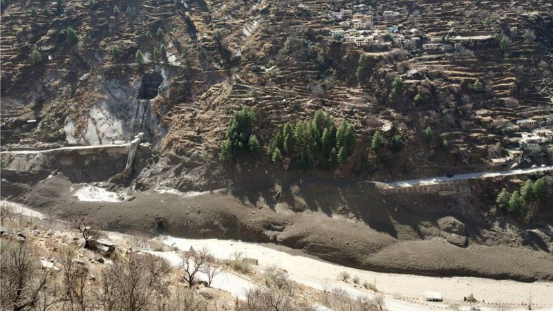  भारतको उत्तराखण्डस्थित हिमनदीमा बाढी आउँदा नौको मृत्यु, दर्जनौँ बेपत्ता