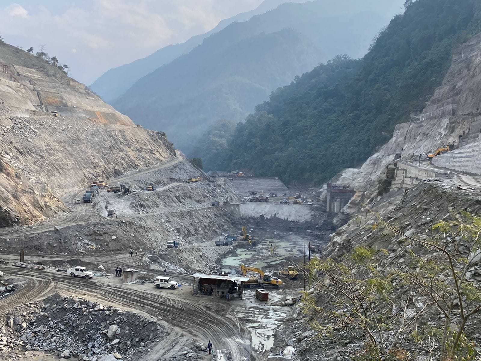 निर्माणाधीन देशकै ठूलो अरुण तेस्रोको काम आधा सकियो, २ वर्षमा बिजुली उत्पादन गर्ने लक्ष्य 