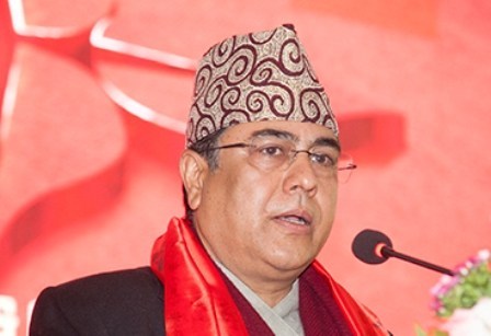 गभर्नर नेपालले बैङ्करलाई भने - धेरै नाफा कमाउन व्यापार गर्नुस 