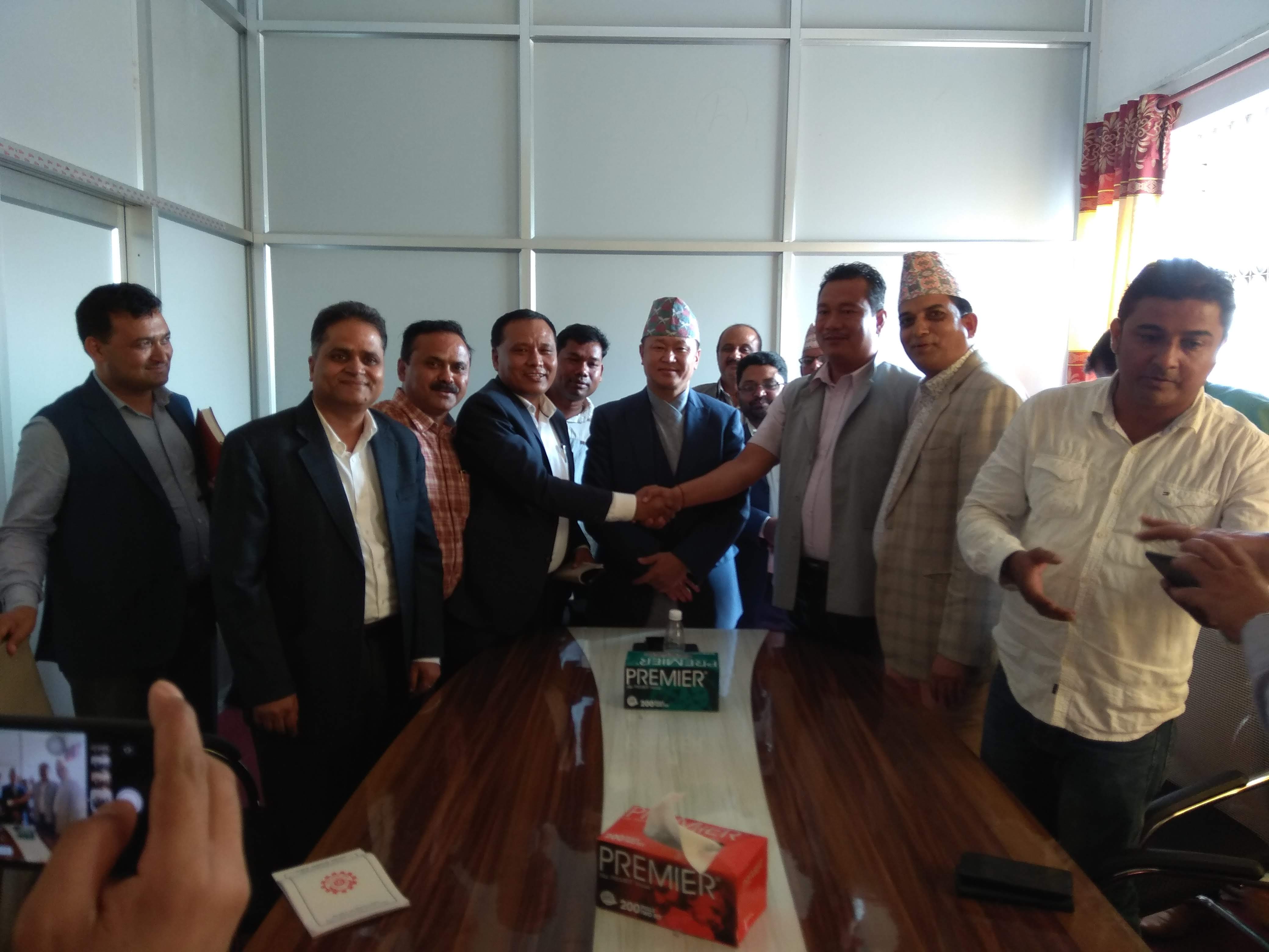 अवराेध गर्ने सांसद अमनलाल मोदी पछि हटे, दुहबी–कटहरी ३३ केभी प्रसारण लाइनको काम ४५ दिनभित्रमा सक्ने सहमति