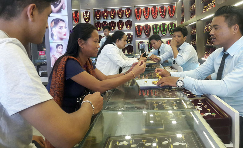 सुन किन्ने भन्दा बेच्ने बढे