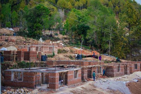 भूकम्पले लडाएका घर सरकारी अनुदानमा ठडिए