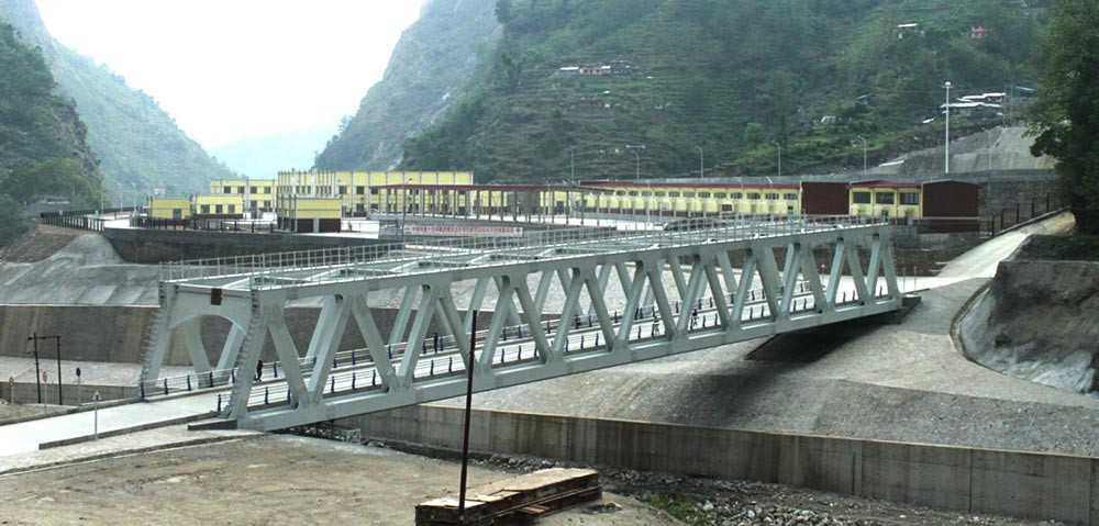 तातोपानी नाकाबाट चिनियाँ सामग्री आयात सुरु, १० कन्टेनर राजधानी भित्रिए