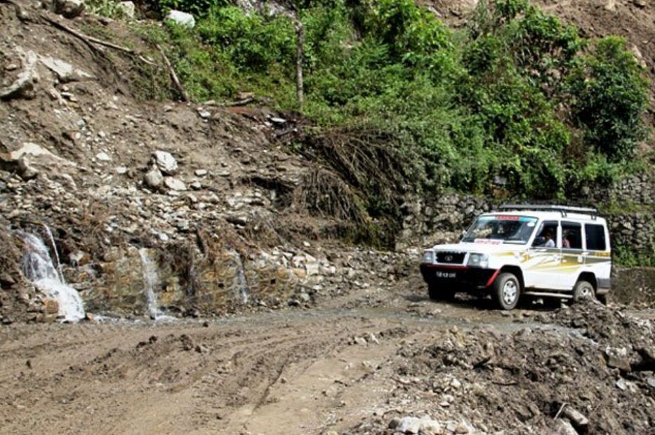मध्यपहाडी लोकमार्ग समयमै सक्ने लक्ष्य