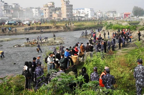 जापानी युवा खटिए वाग्मती किनारका सम्पदा रङ्ग्याउँन 