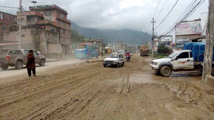 चाबहिल–जोरपाटी–साँखु सडकमा पाइलैपिच्छे समस्या, सराेकारवाला  निकाय मुकदर्शक