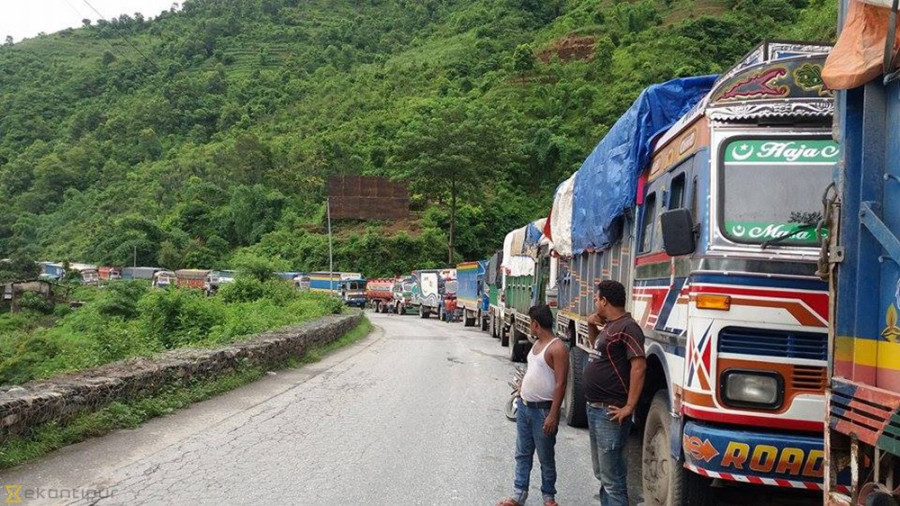 दशैँमा राजमार्गमा टिप्पर र मालबाहक सवारी राति मात्र चलाउने पाइने 