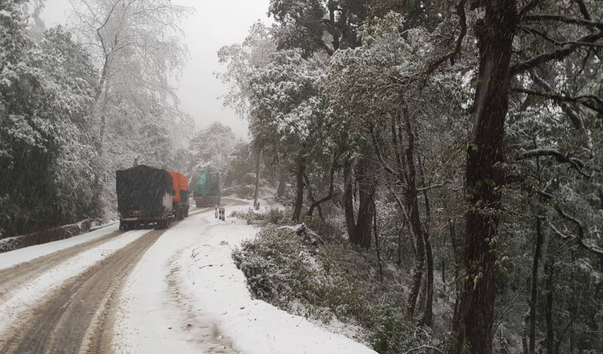 हिमपातका कारण अवरुद्ध भीमदत्त राजमार्ग खुल्यो